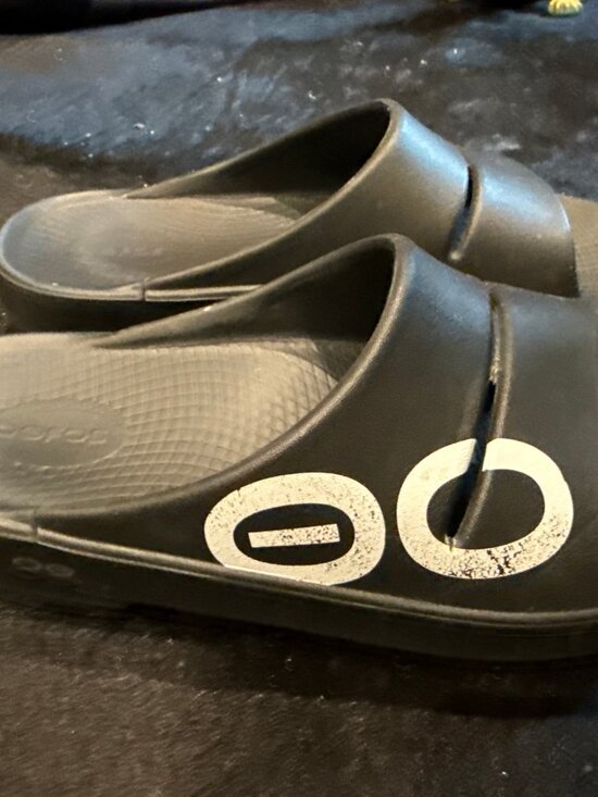 OOFOS Ooahh SPORTS Flex SLIDES / SANDALS in Black - UNISEX: Men’s 9, Wom 11 EUC main image 5